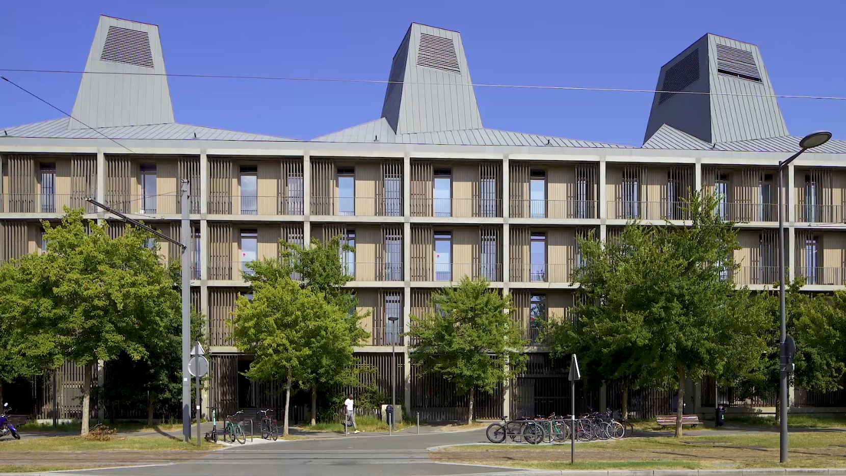 Bordeaux Low Consumption Office