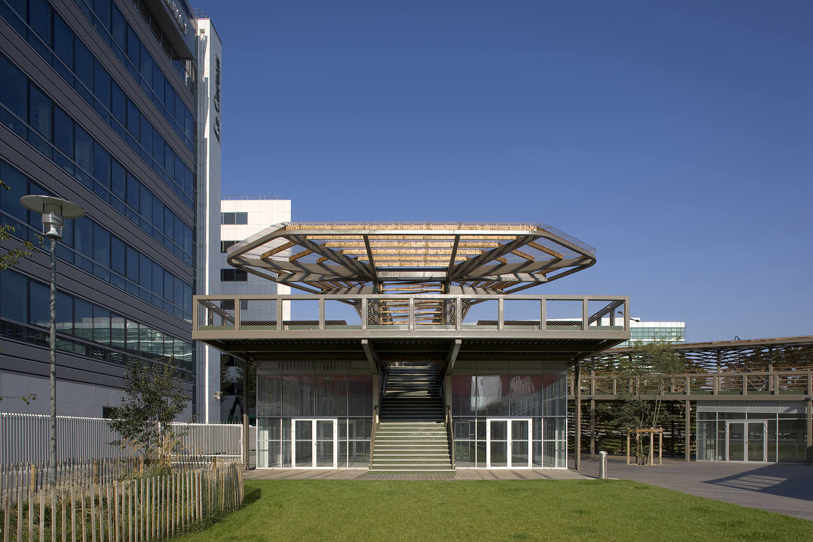 ANMA Rueil-Malmaison Passerelle et jardins